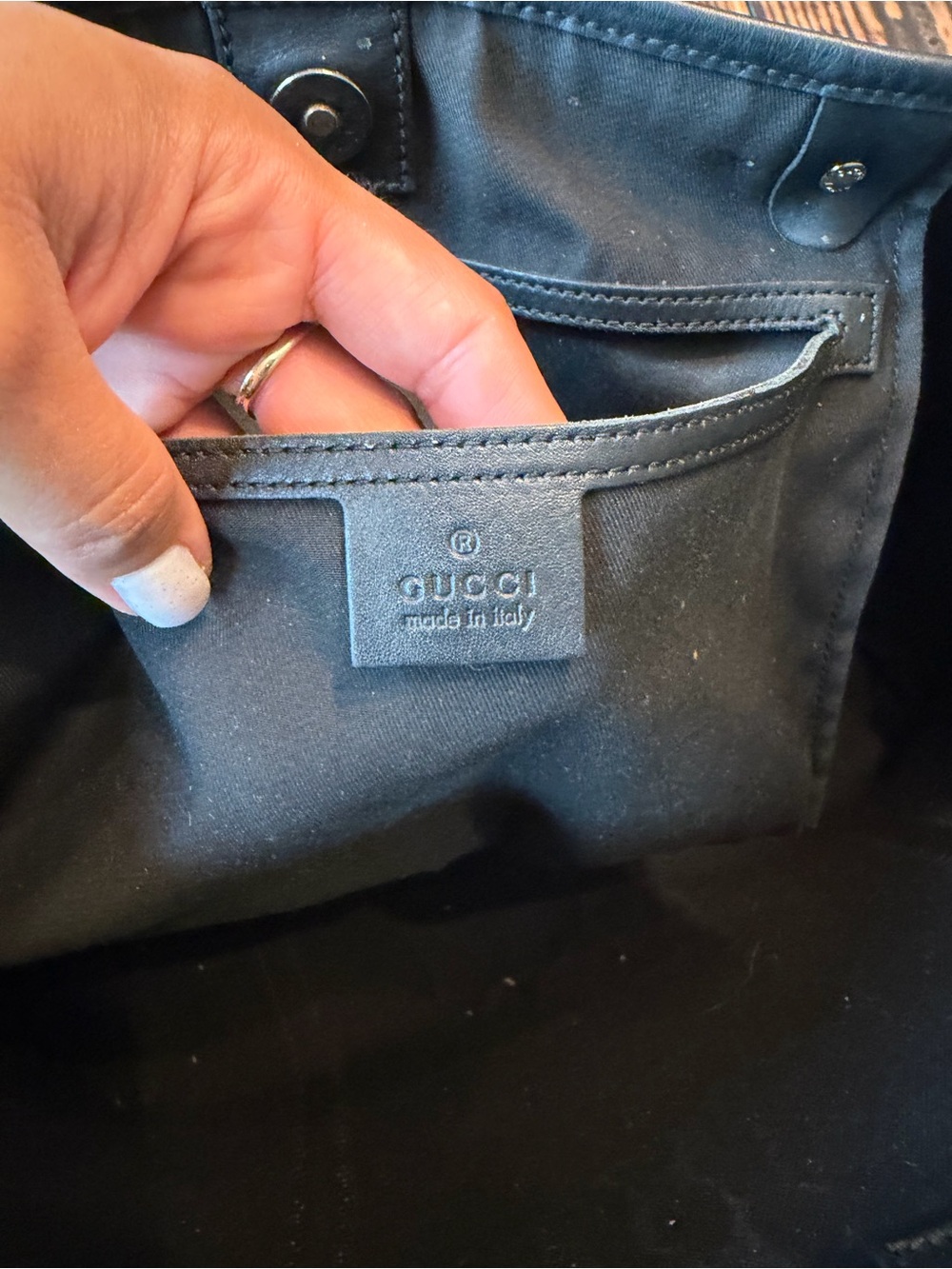 Authentic Gucci GG Crystal Tote Bag – Navy/ Silver Monogram Canvas w/ COA - Picture 13 of 15